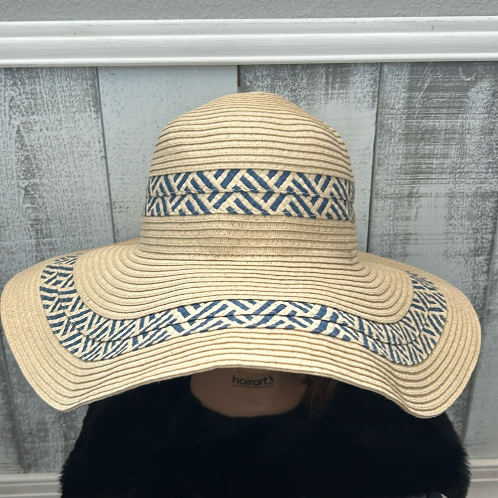 Woman beach hat 👒